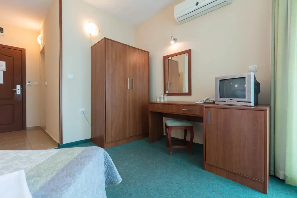 Солнечный берег: L&B Hotel
