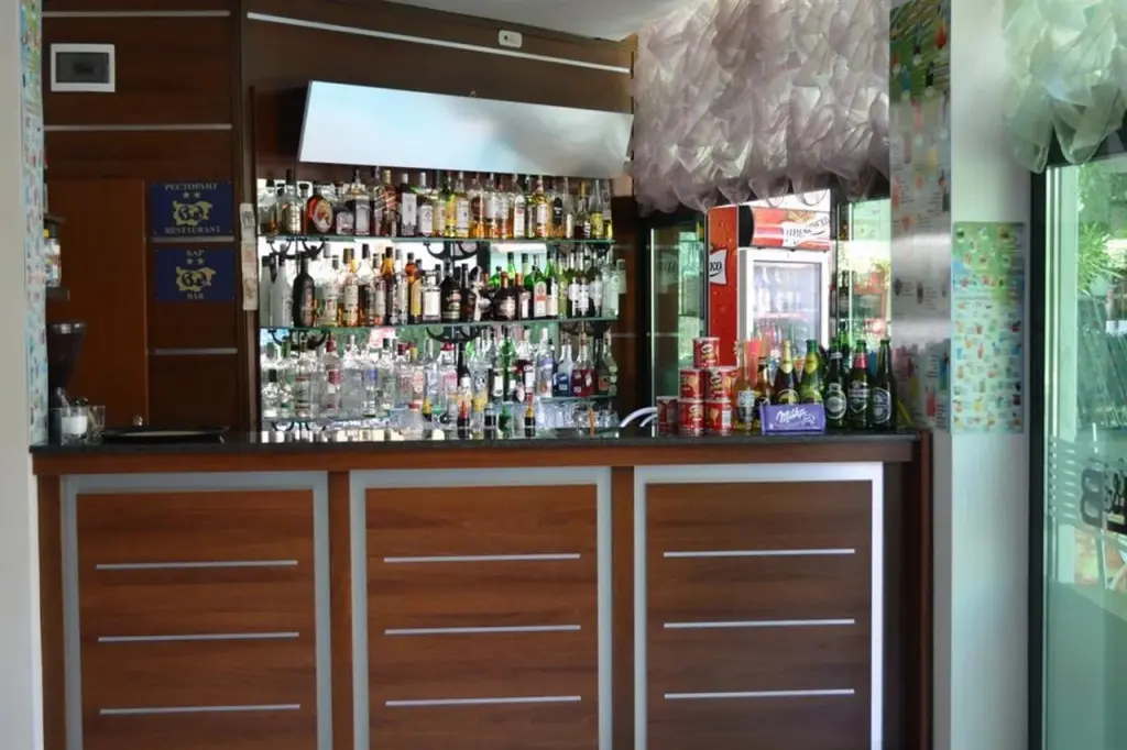 Солнечный берег: L&B Hotel