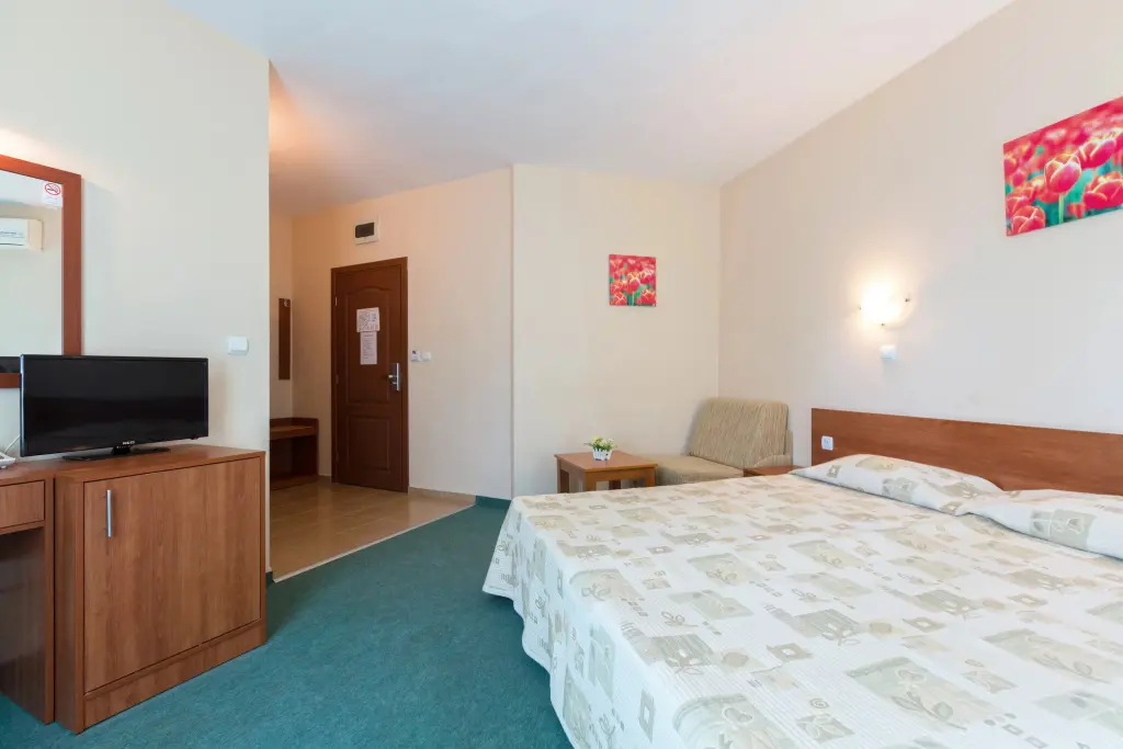Солнечный берег: L&B Hotel