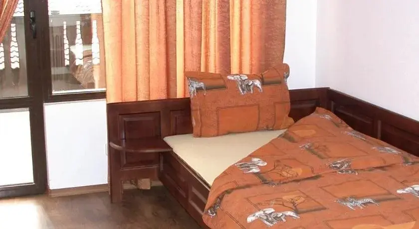 Боженци: Hotel Hitar Petar