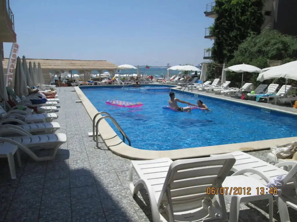 Солнечный берег: Sunny Bay Aparthotel