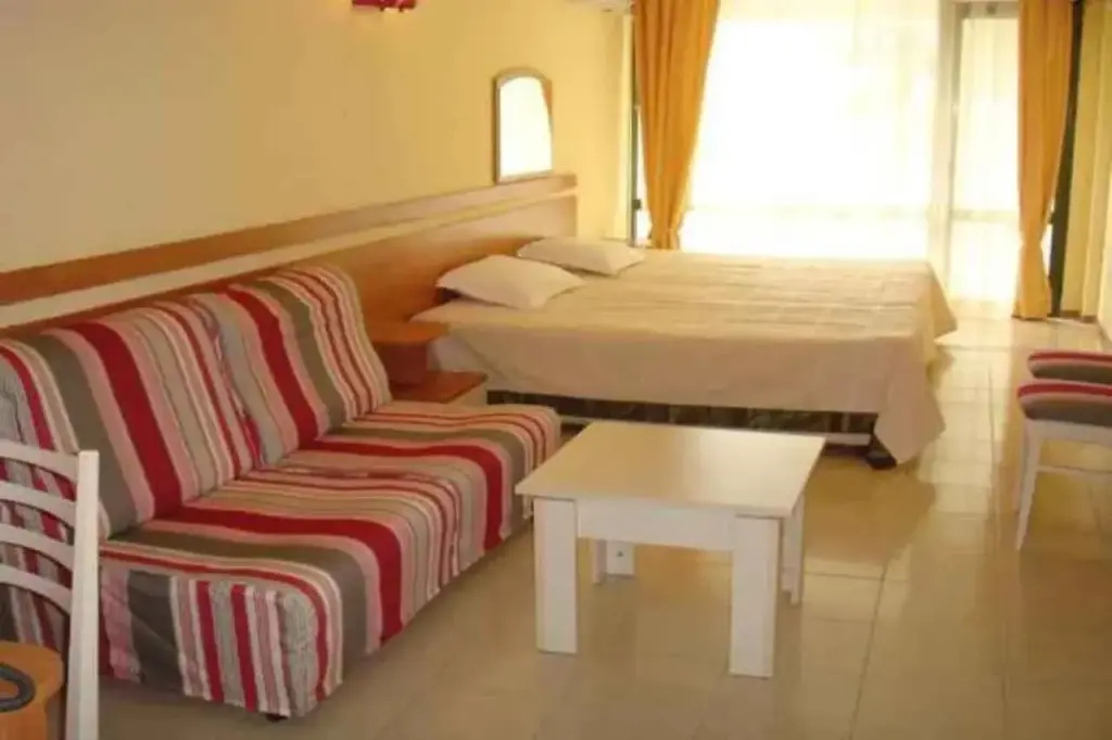 Солнечный берег: Hotel Amfibia Beach