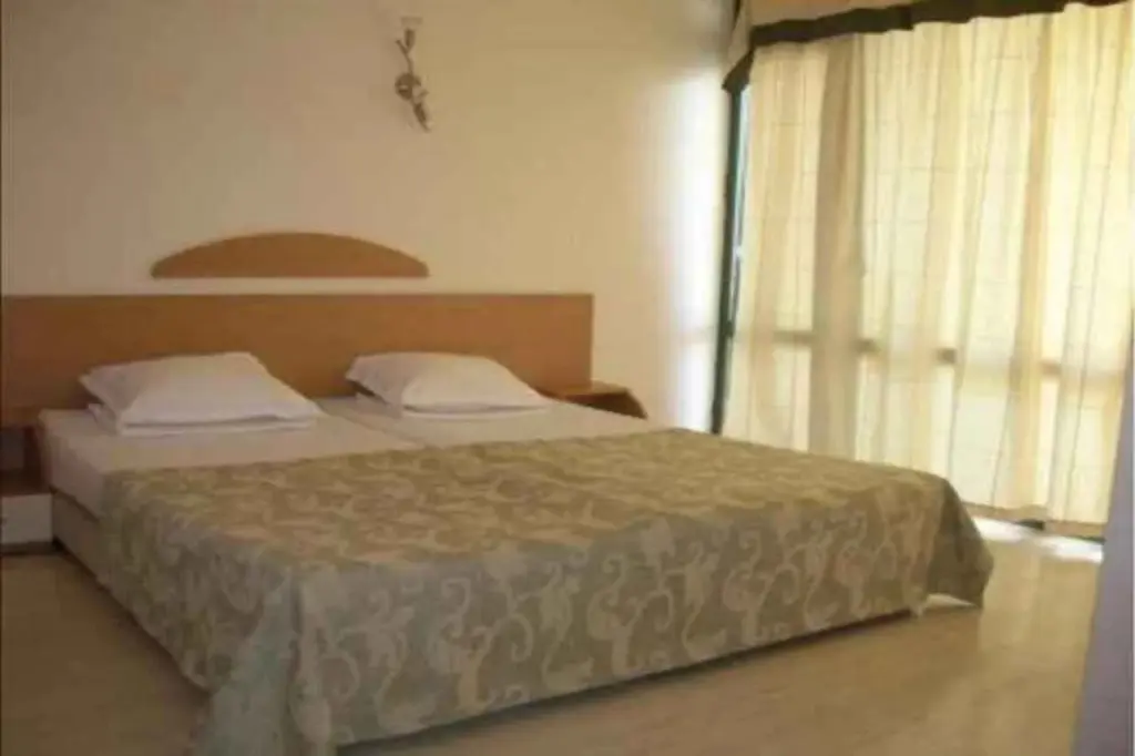 Солнечный берег: Hotel Amfibia Beach