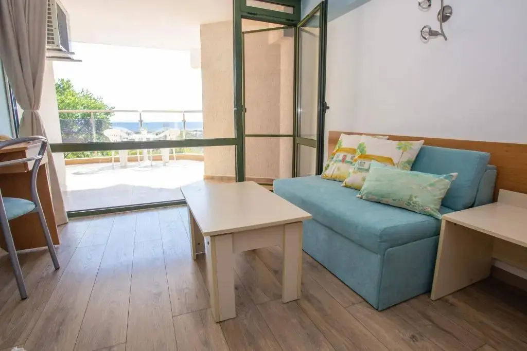 Солнечный берег: Hotel Amfibia Beach