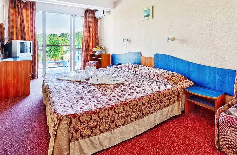Солнечный берег: Amfora Beach Hotel