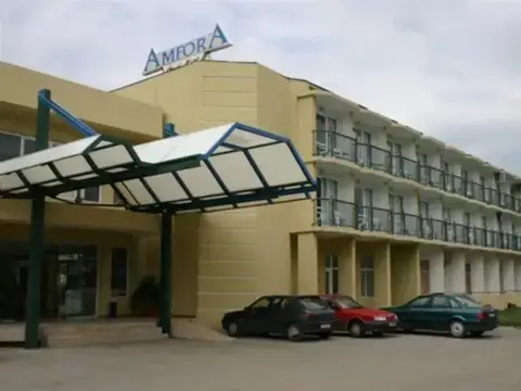 Amfora Beach Hotel — фото 1