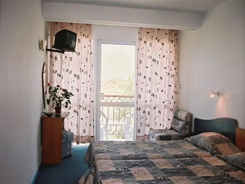 Солнечный берег: Amfora Beach Hotel