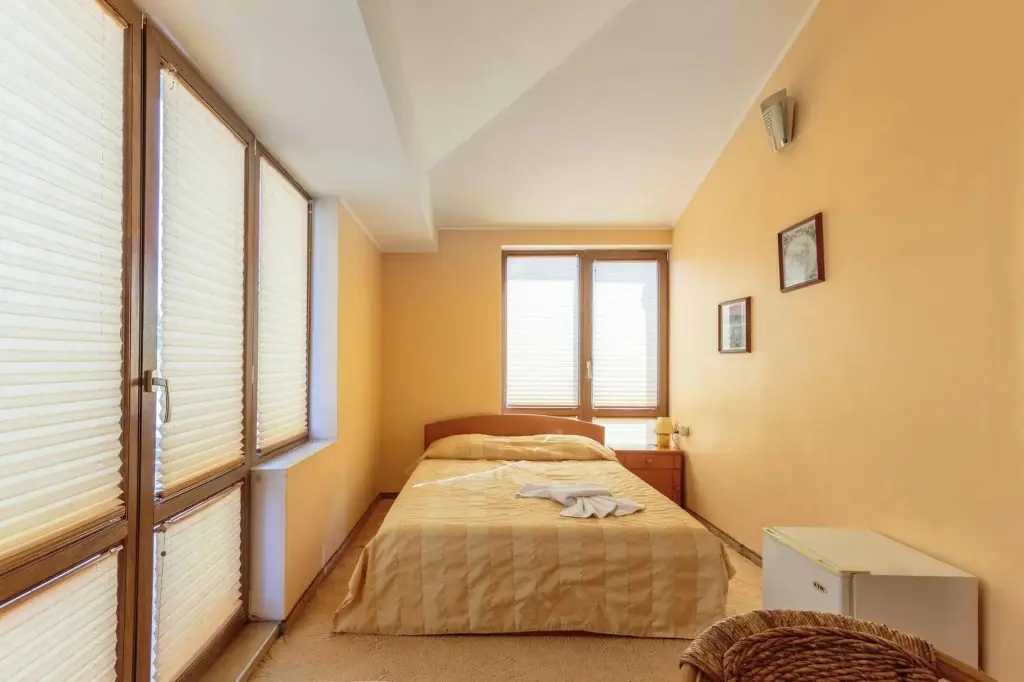 Бургас: Guest House Fotinov