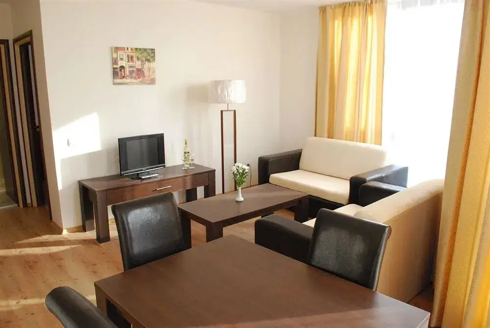 Солнечный берег: Camelot Residence