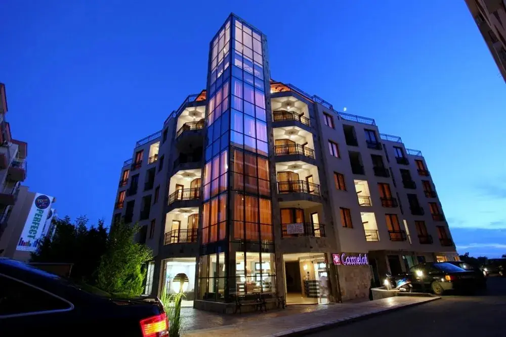 Солнечный берег: Camelot Residence
