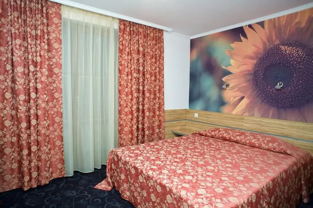 Бургас: California Hotel