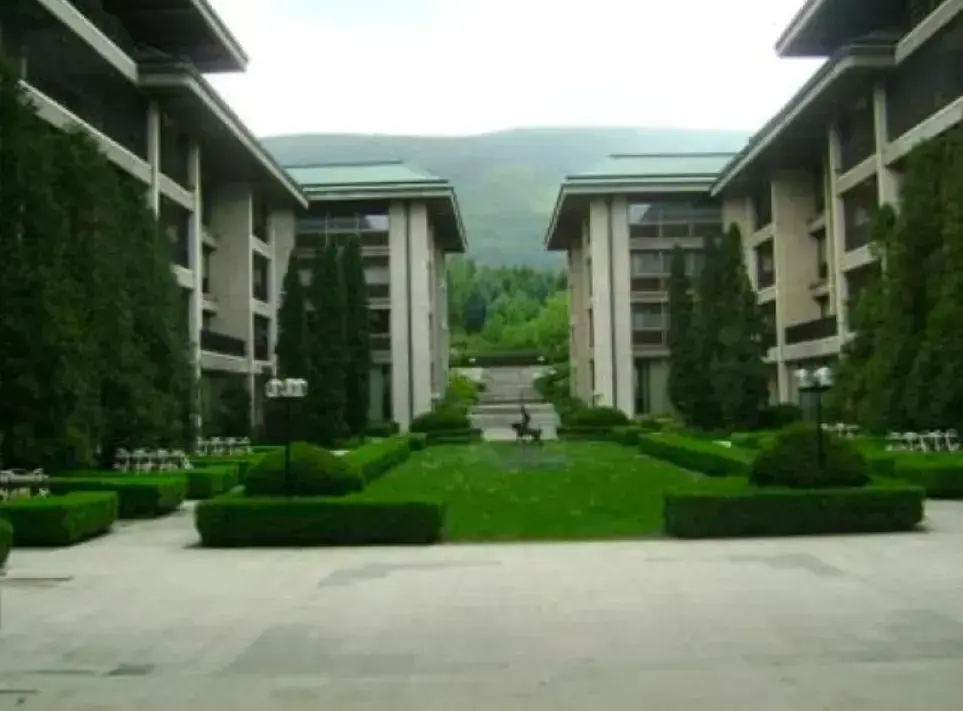 София: Boyana Residence