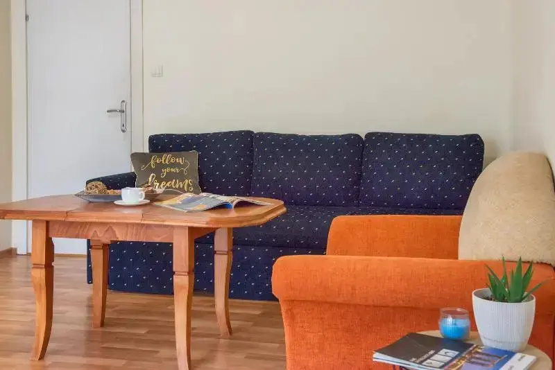 Солнечный берег: Sun City Holiday Apartments