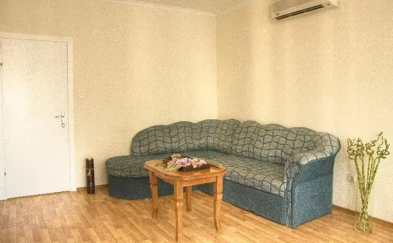 Солнечный берег: Sun City Holiday Apartments