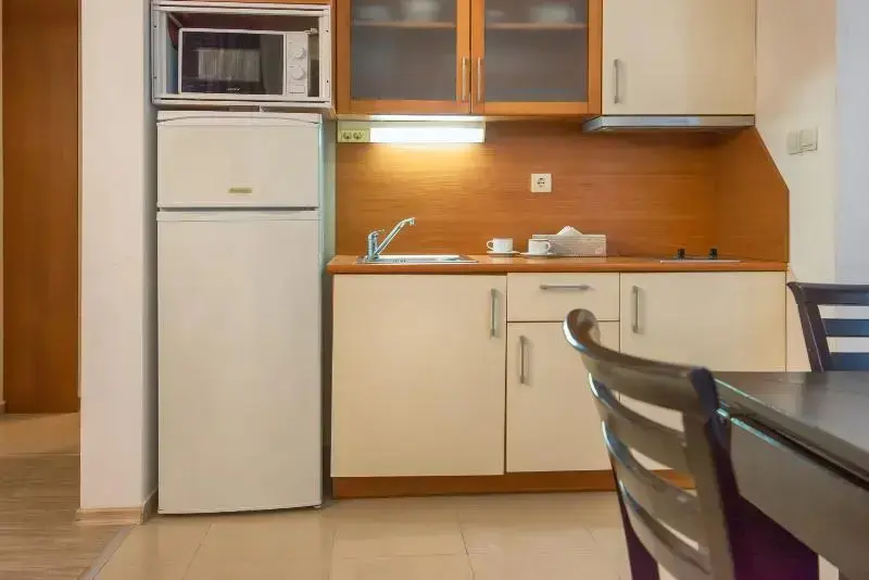 Солнечный берег: Sun City Holiday Apartments