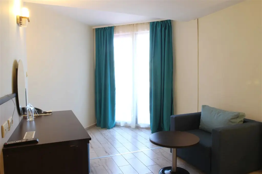 Солнечный берег: Smartline Meridian Hotel