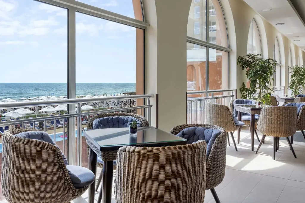 Обзор: Sol Luna Bay Resort