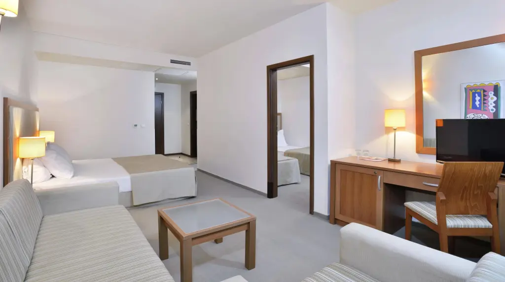Обзор: Sol Luna Bay Resort