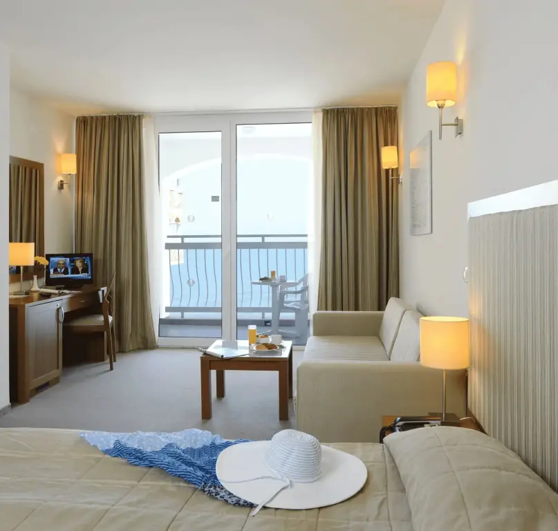 Обзор: Sol Luna Bay Resort