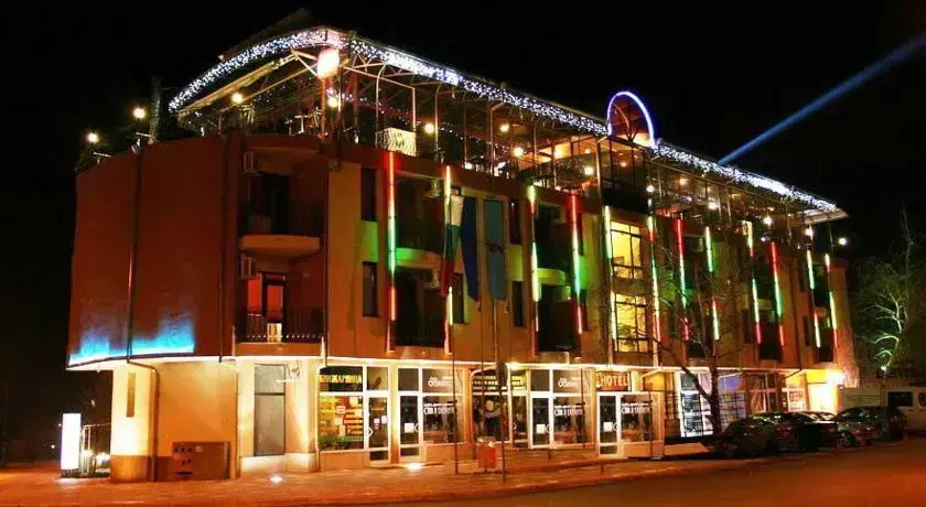 Горна-Оряховица: Ambaritsa Hotel