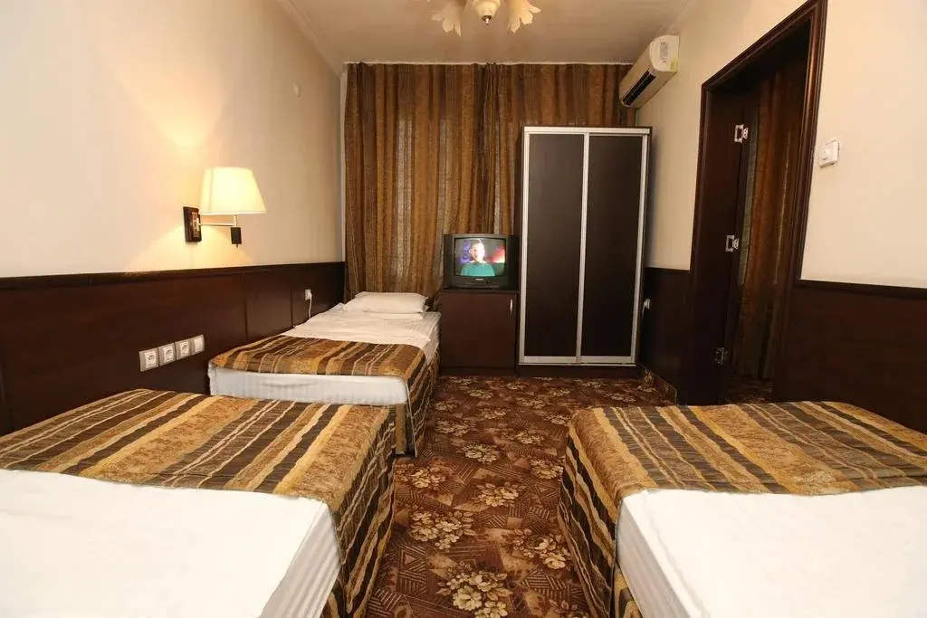 София: Hotel & Restaurant The House