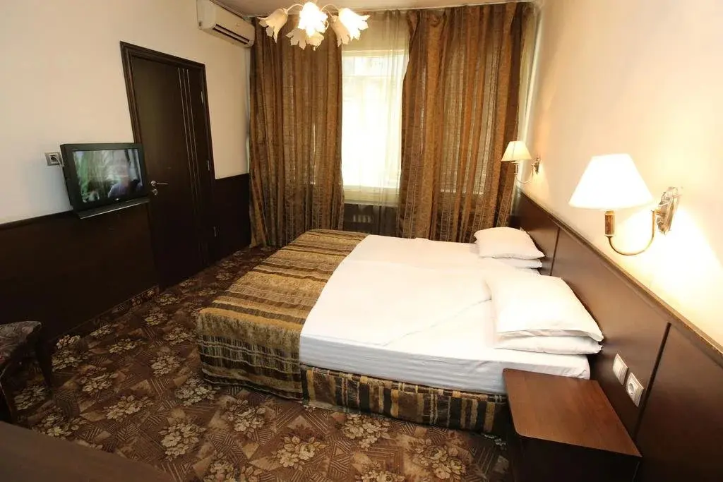 София: Hotel & Restaurant The House