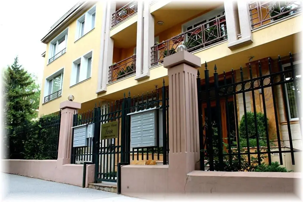 София: Apartment House Iztok