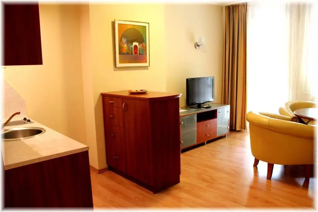София: Apartment House Iztok
