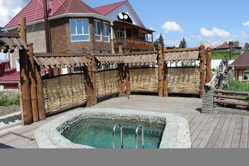 Усть-Кокса: Argut Hotel