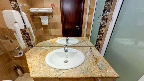 Солнечный берег: Briz Beach Aparthotel