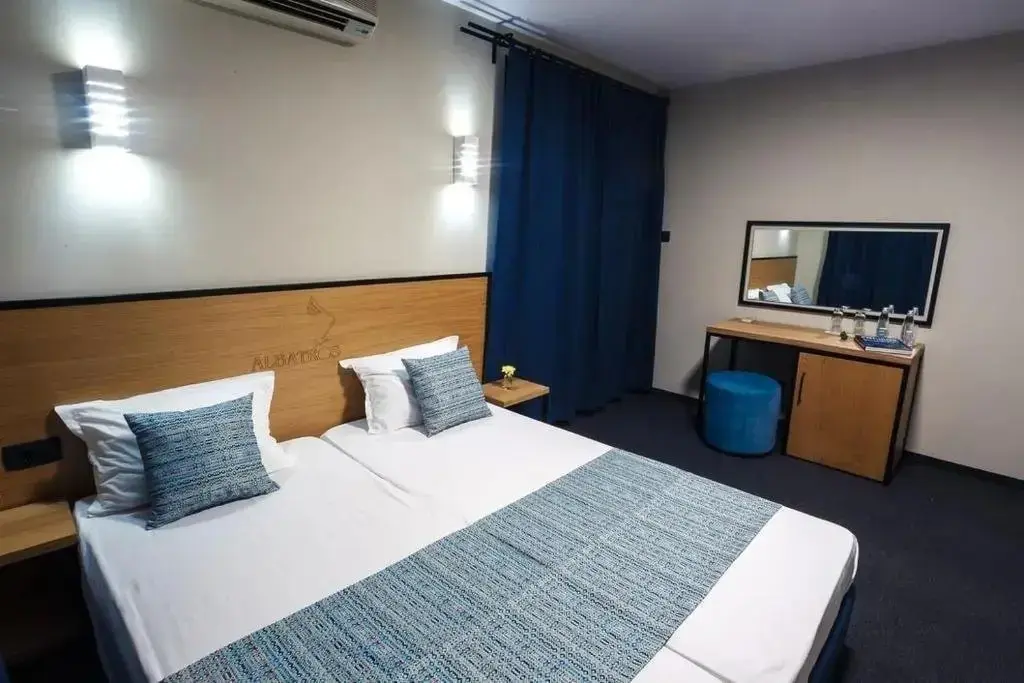 Созополь: Hotel Albatros New Town