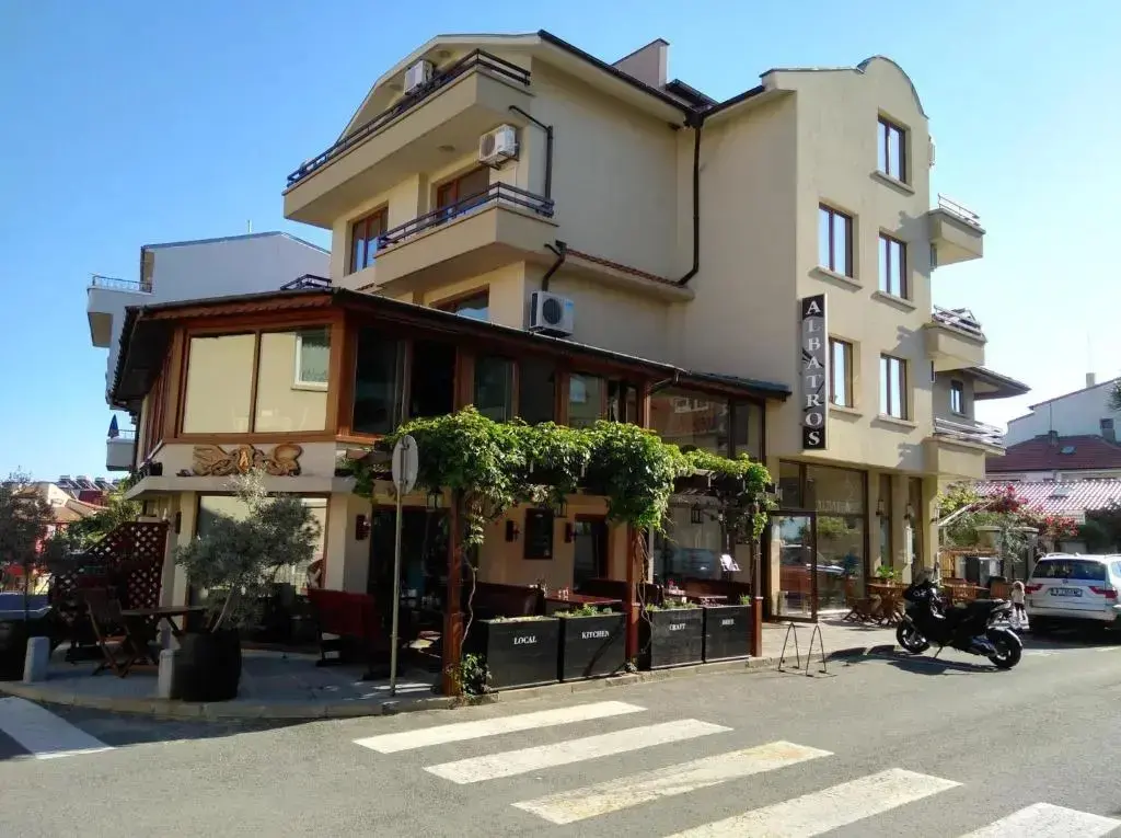 Созополь: Hotel Albatros New Town