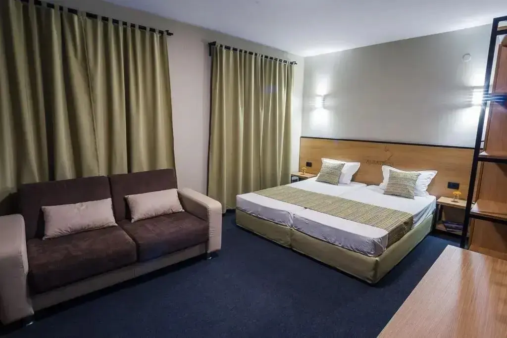 Созополь: Hotel Albatros New Town