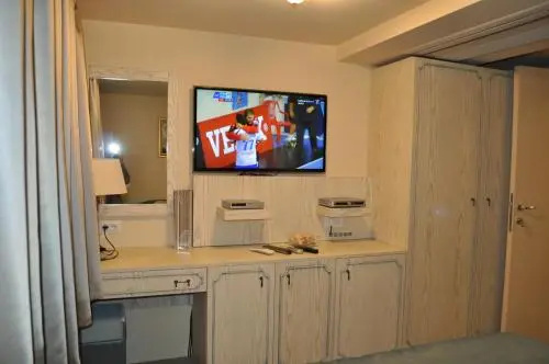 Свиштов: Hotel Plutitor Danubius Pontic