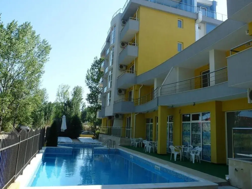 Солнечный берег: Sofia Apartments in Sunny Residence