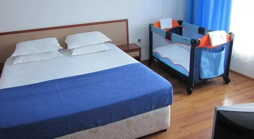 Китен: Albatros 2 Family Hotel