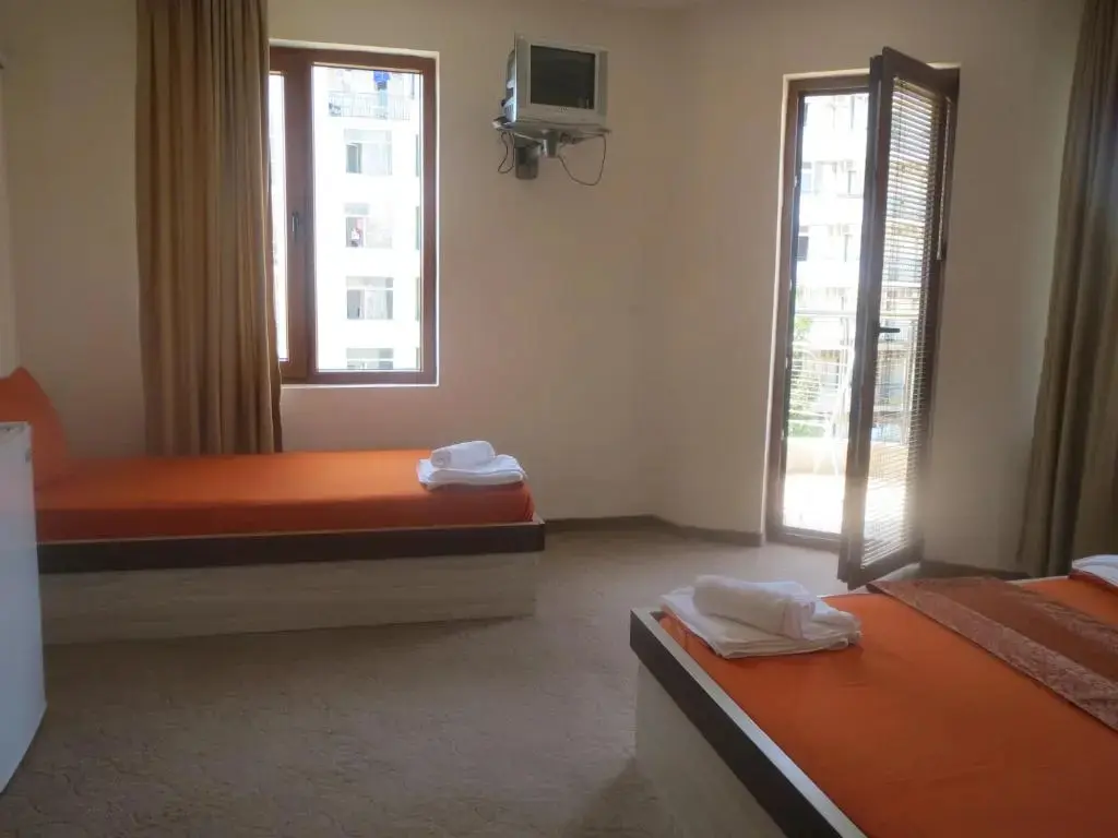 Приморско: Hotel Golden Lion