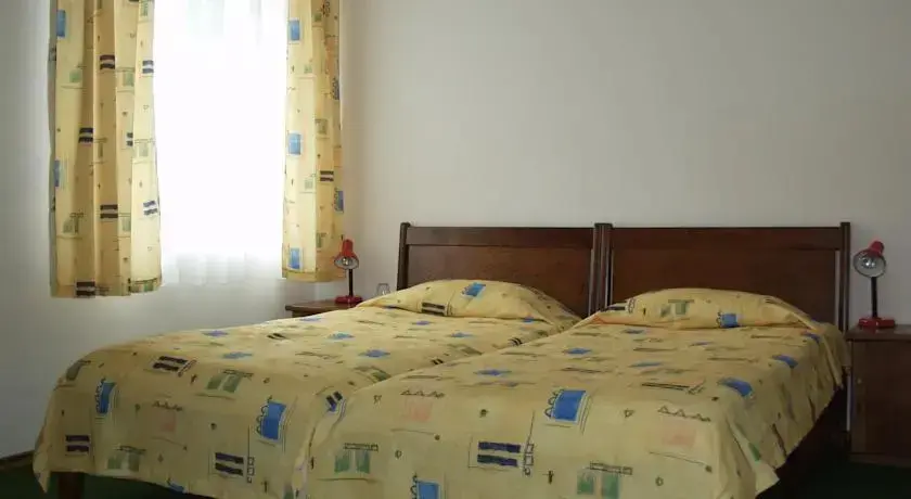 Боженци: Hotel Nezabravka