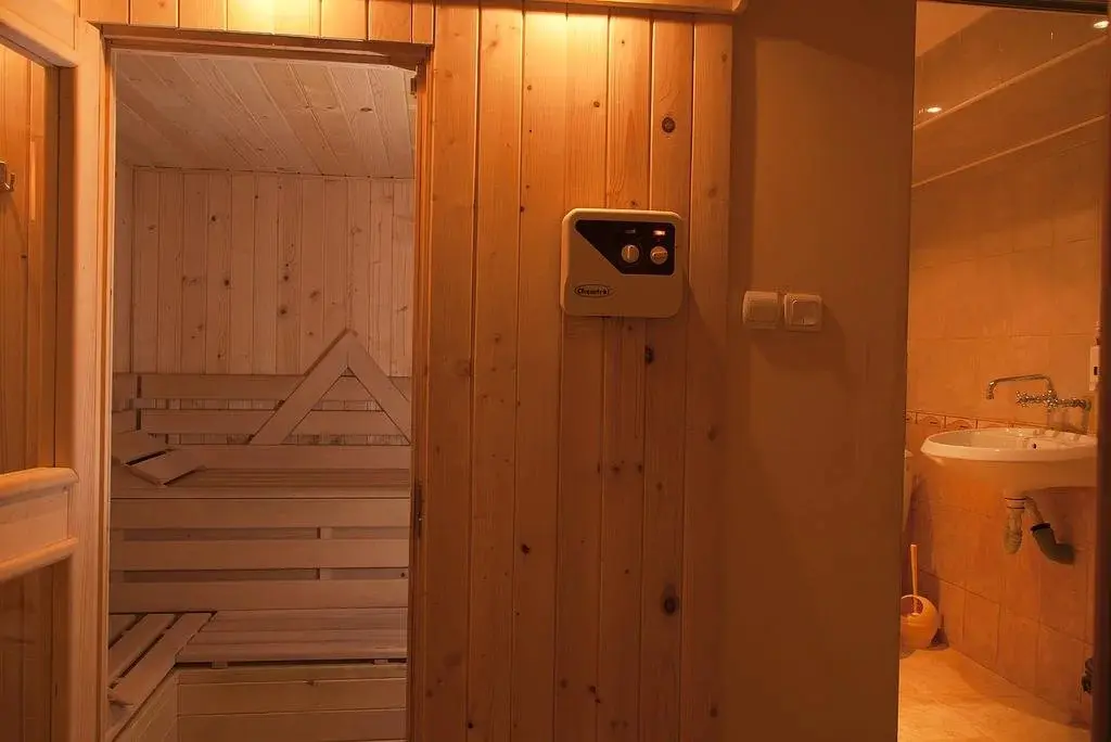 Шумен: Neon Guest Rooms