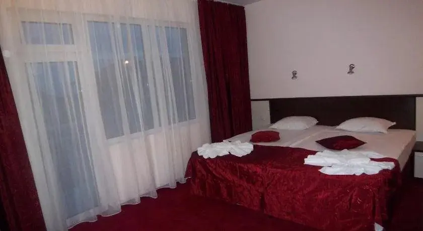Несебр: Peshev Family Hotel