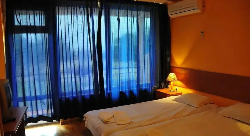 Приморско: Hotel Surf