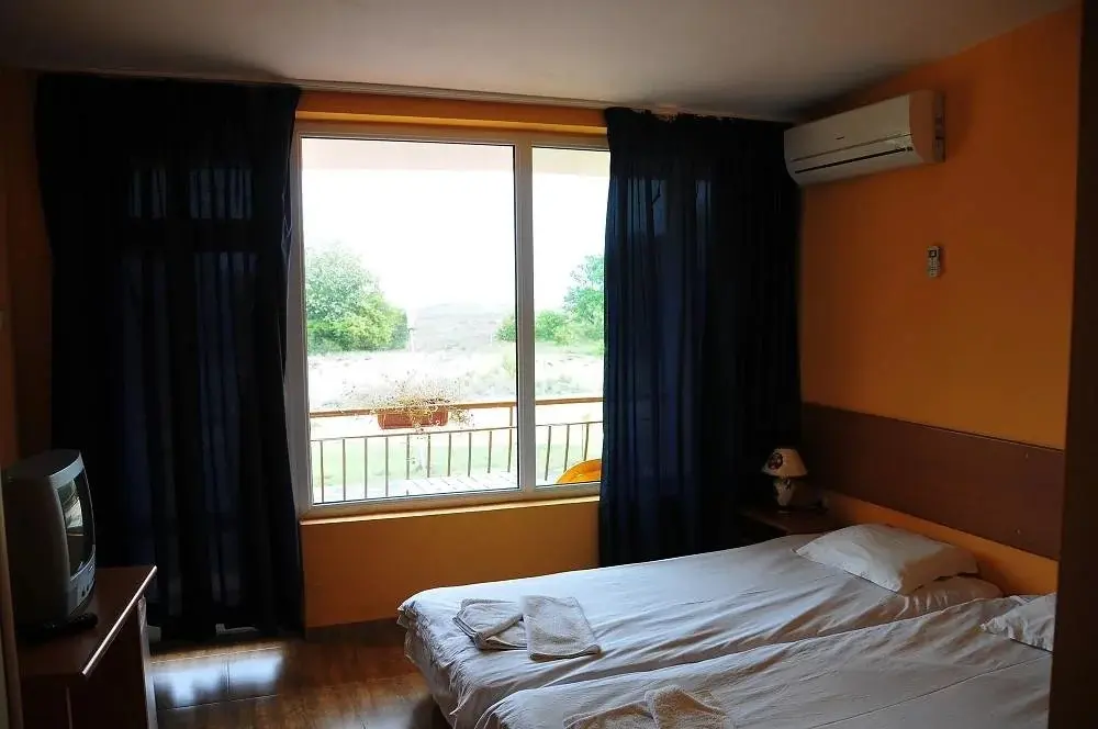 Приморско: Hotel Surf