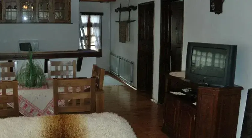 Трявна: The Well House