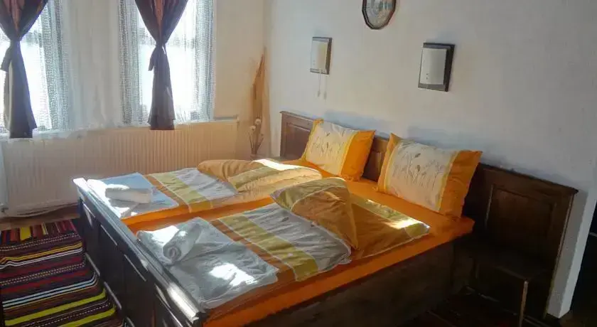 Делчево: Zlatinovi Houses