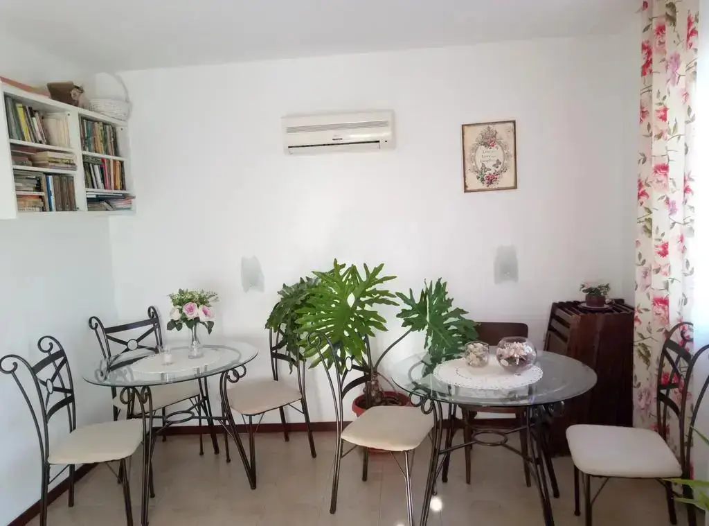 Черноморец: Family Hotel Bellehouse