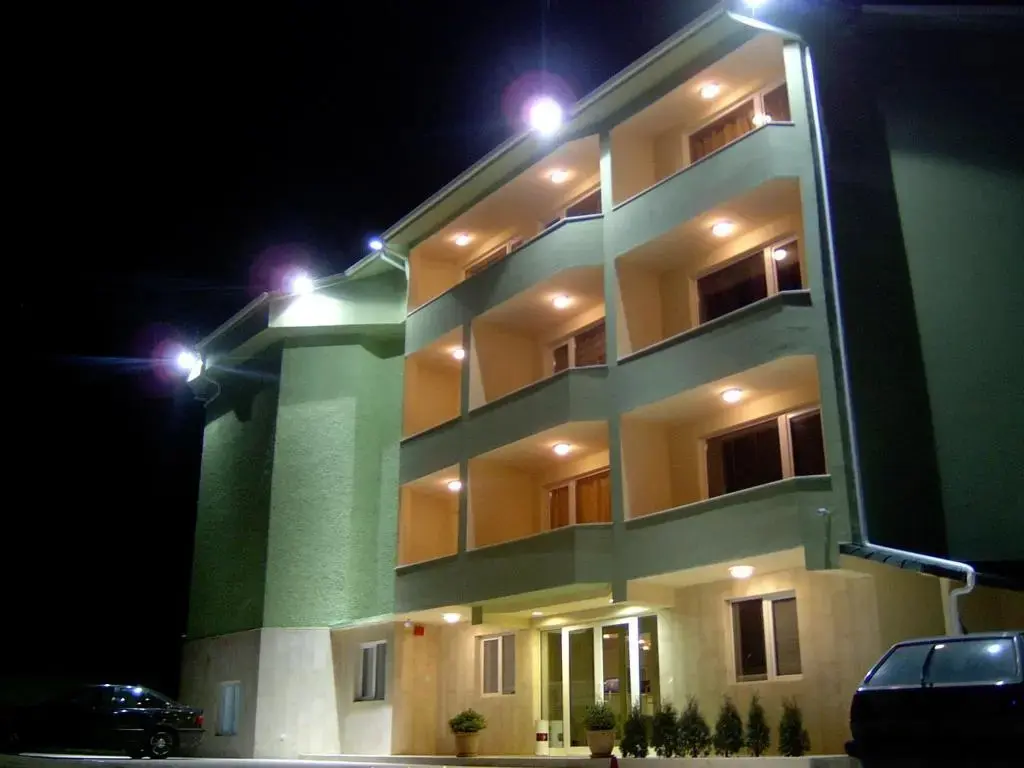 Варна: Paralax Hotel