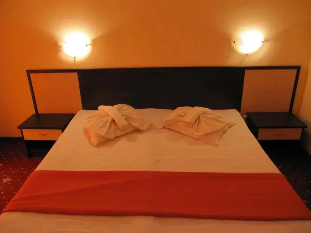 Солнечный берег: Maverick Hotel