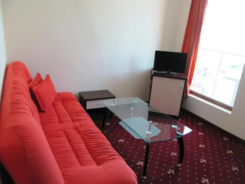 Солнечный берег: Maverick Hotel