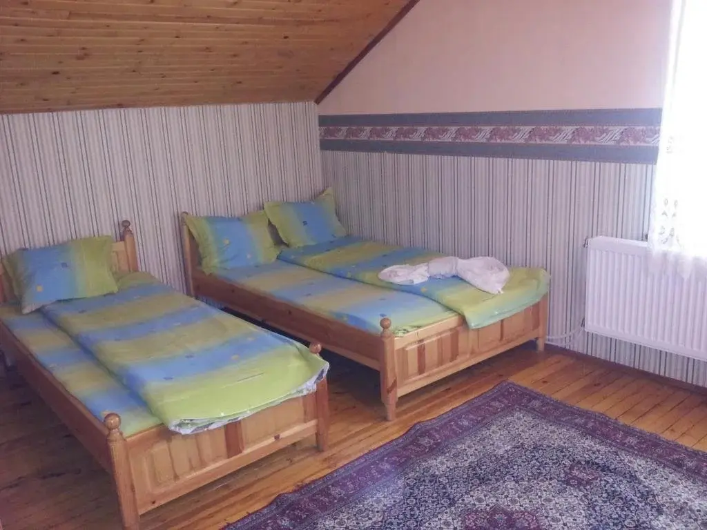 Цигов Чарк: Houses Uiut