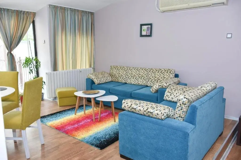 Бургас: Family Hotel White Rose
